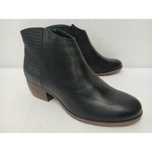 Clarks Mila Myth Black Leather Ankle Booties Side Zip 26151357 Women's Size 7.5M